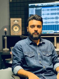 پویا موحدیان عطار